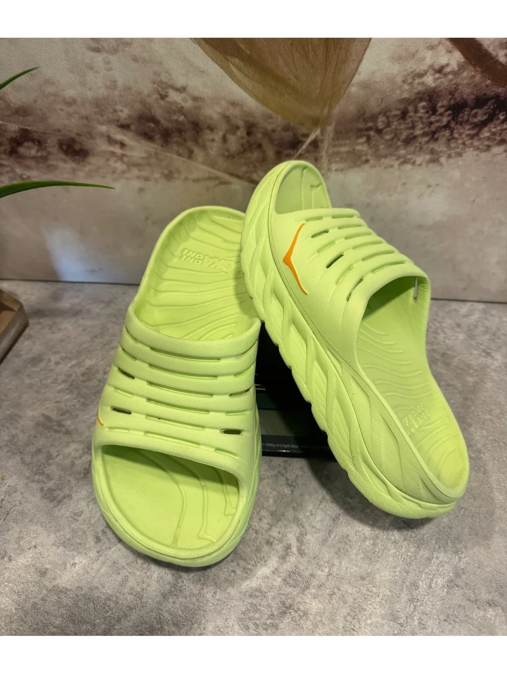 Hoka Ora Recovery Slide Sandals Men's Size 7 Neon Yellow Athletic Running Beach